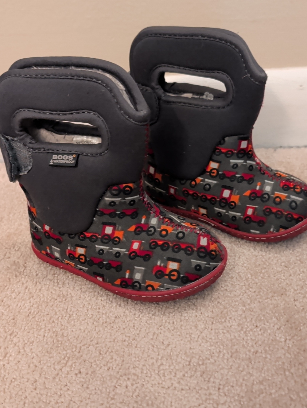 Bogs Kids Black & Red Tractor Pattern Waterproof Boots